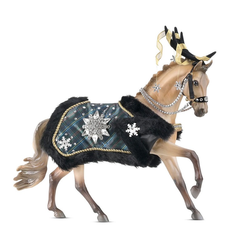 700126 Breyer 2023 Holiday Christmas Horse – Highlander