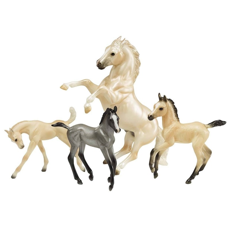 Breyer Clouds Legend 2019 Gift Set