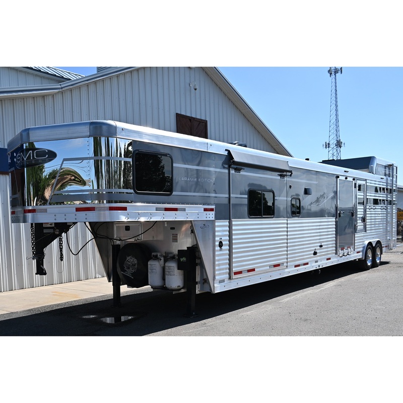 2022 SMC Stock Combo 15′ Living Quarter Trailer with Diesel Onan Generator